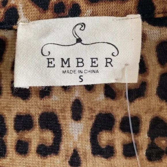 Ember Women's Stretch Blouse Button Down Animal Print Cougar Size Small - Picture 3 of 8